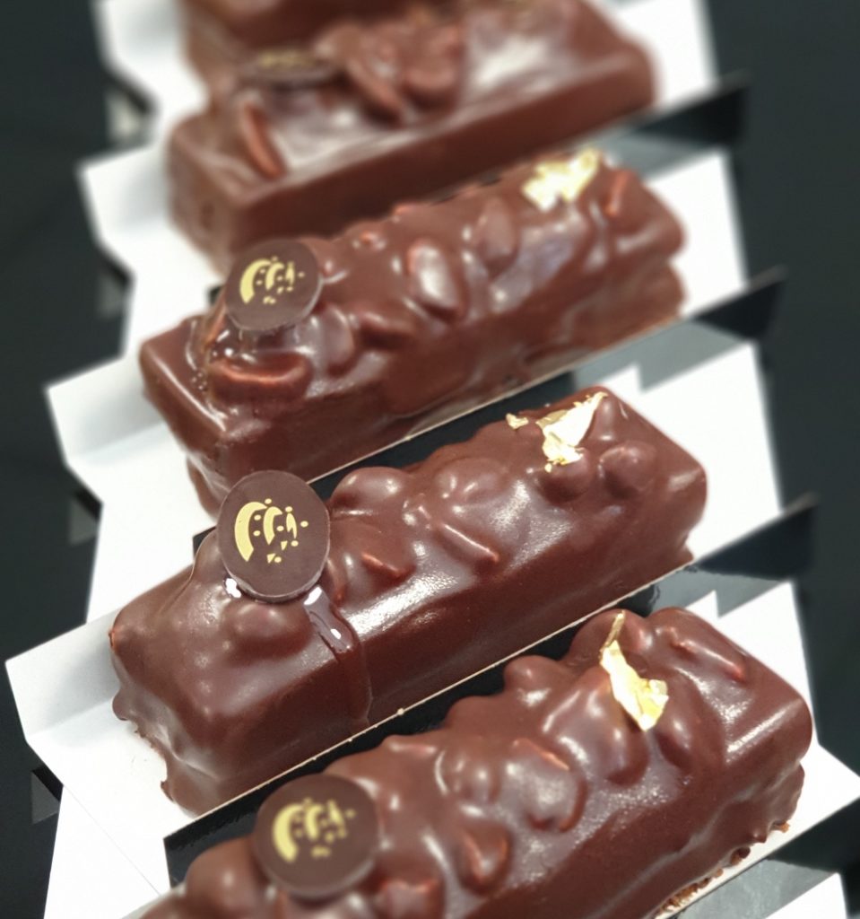 Finger snickers