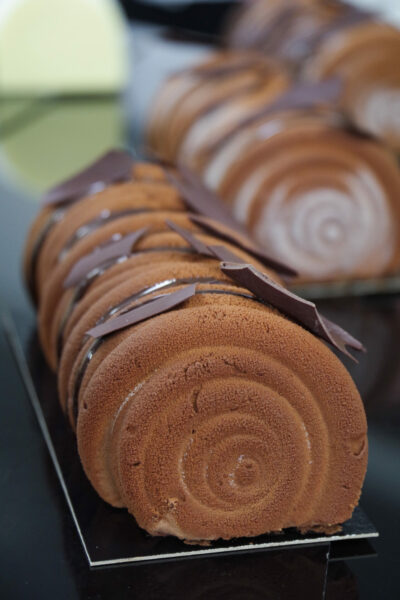 La formation bûches de Noël avec une bûche tourbillon tout chocolat